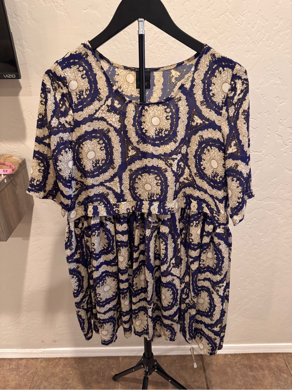 Women's Navy Blue and Cream Patterned Short Sleeve Flowy Dress